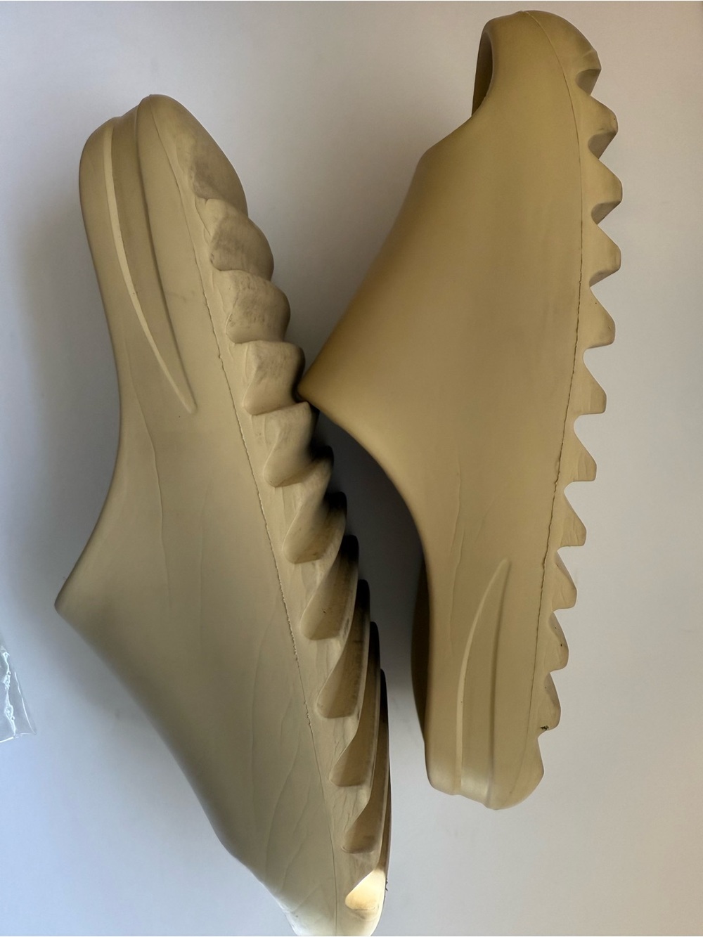 Adidas Yeezy Slides ‘Desert Sand’ - FW6344 Size 9 1/2 - Picture 5 of 6